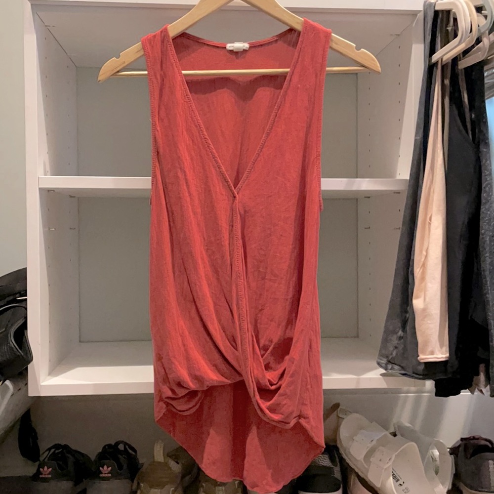 Twist front tank